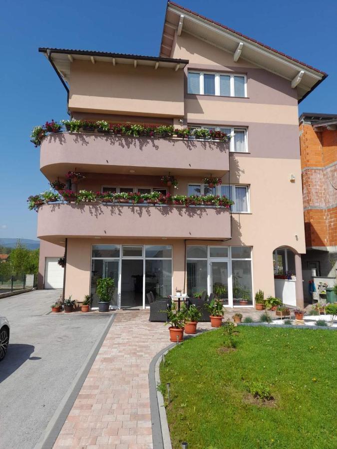 Apartmani Kadunic Бугойно Екстериор снимка